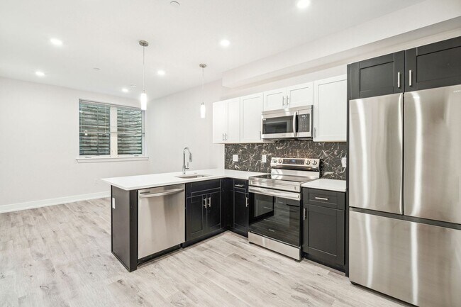 Interior Photo - Hightop Germantown - Sparrow House