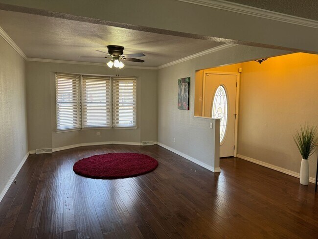 Foto del edificio - Gorgeous 3 bedroom, 2 bath home in a great Springfield neighborhood!