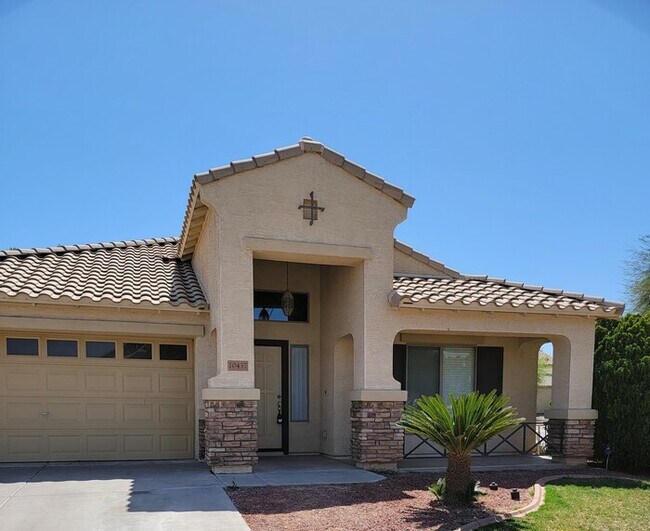 Building Photo - Amazing 4-Bedroom Home W/ POOL Service