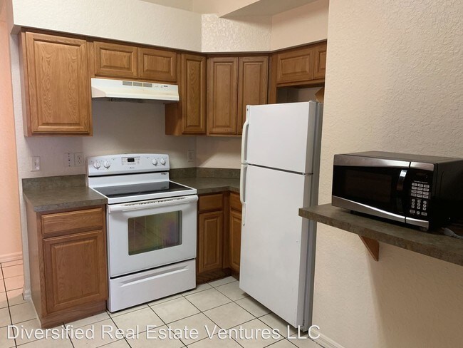 Building Photo - 3 br, 2 bath House - 870 Forrest Drive