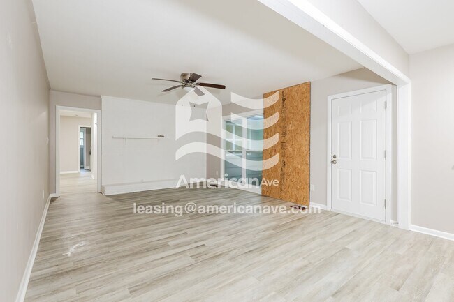 Building Photo - 1413 E Northside Dr