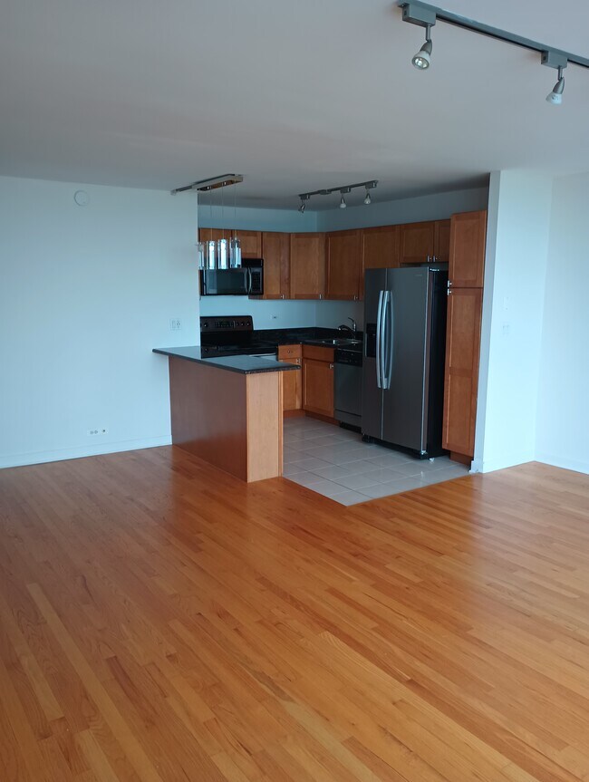 Foto del edificio - 655 W Irving Park Rd
