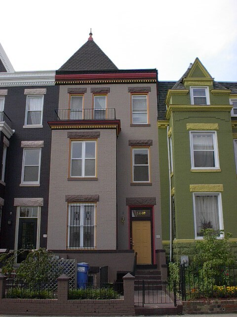 Building Photo - 1448 Newton St NW