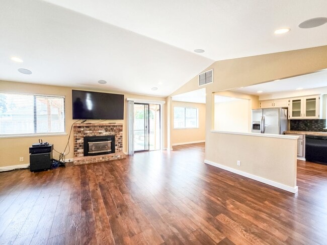 Building Photo - 3BD 2BA Rambler