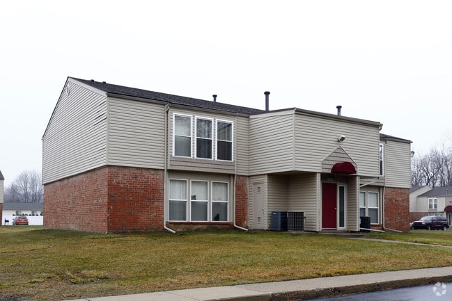 Building Photo - Hickory Woods