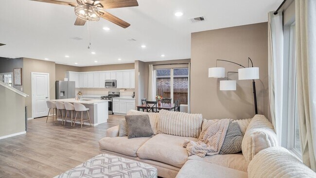 Foto del edificio - 22664 Hackberry Leaf Dr