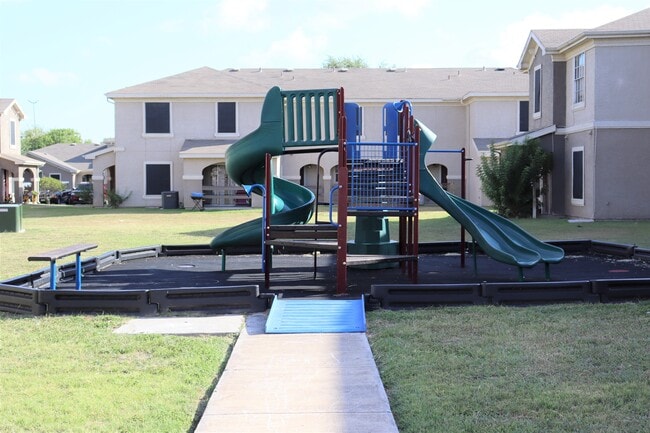 Patio de juegos - Paseo Plaza