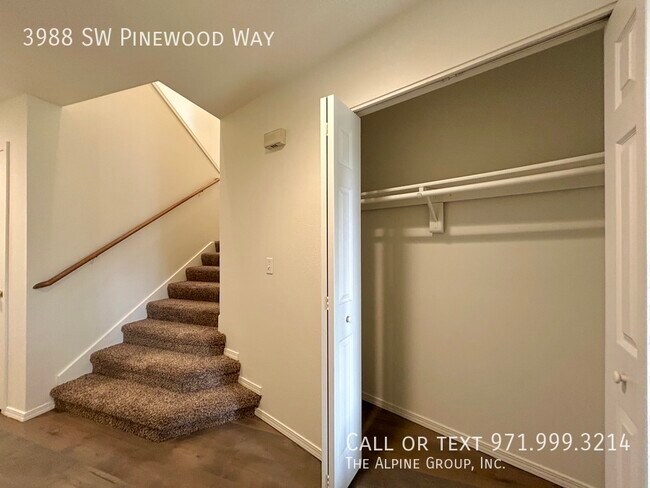 Foto del edificio - 3988 SW Pinewood Way