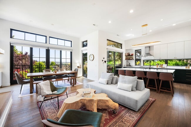 Building Photo - 3826 Meridian Ave N