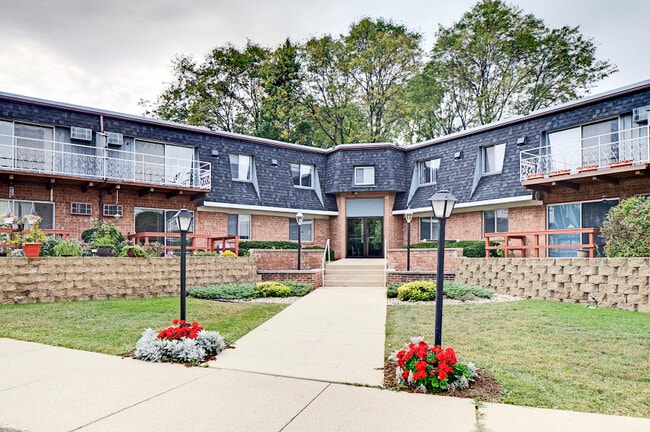 Foto del edificio - Whitcomb Square Senior Apartment Homes (55+)
