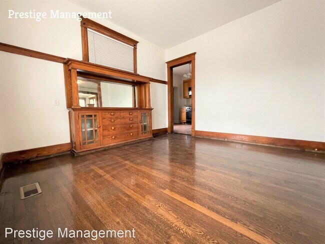 Building Photo - 3 br, 1 bath House - 456 Tyler St
