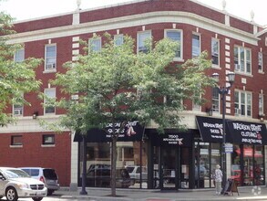 Building Photo - 409 Beloit Ave