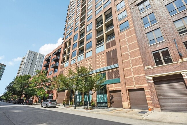 Building Photo - 400 W Ontario St