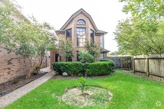 Building Photo - 18242 Vinland Dr
