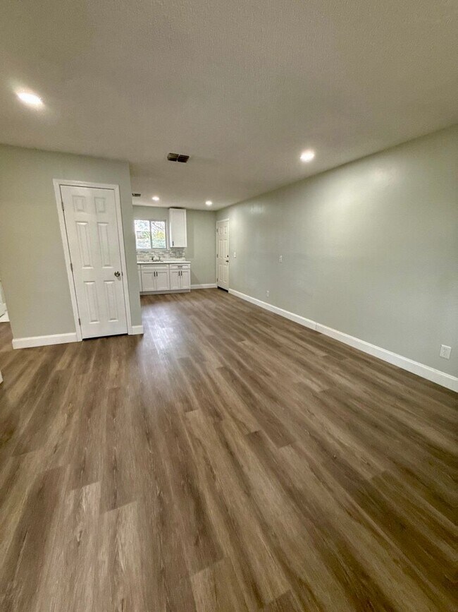 Foto del edificio - 5035 Westchase Ct