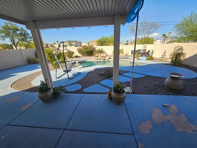 Building Photo - 5910 E Valley View Dr