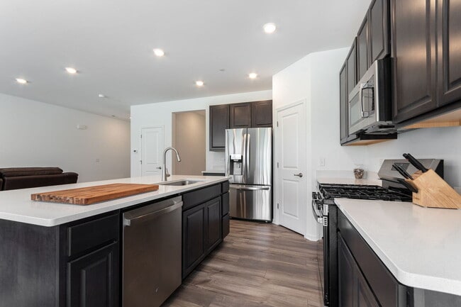 Building Photo - 16515 Golden Vly Ln