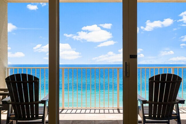 Foto del edificio - Beachfront Bliss: Luxe 3BR Condo at Mariso...
