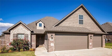 Building Photo - 1700 Abbey Ln