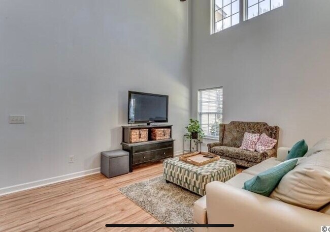 Foto del edificio - 1120 Fairway Ln