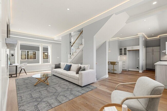 Building Photo - 308 Newton St