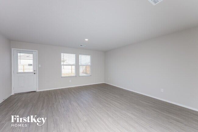 Building Photo - 13043 Rosemary Cove