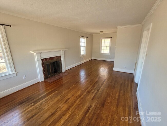 Foto del edificio - 438 Coolidge Ave