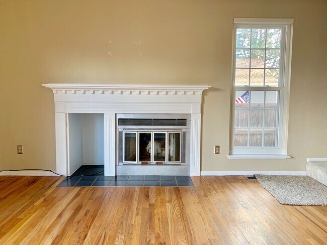 Foto del edificio - Old Town Louisville Home for Lease near Coal Creek Trails!