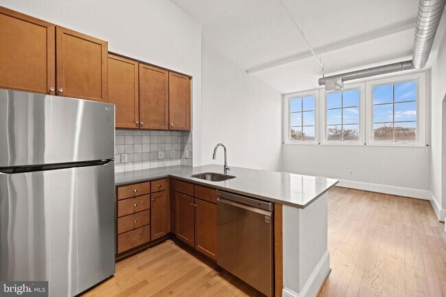 Building Photo - 2035 2nd St NW