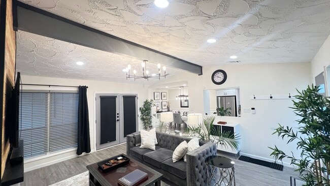 Building Photo - 2604 Nelwin Pl