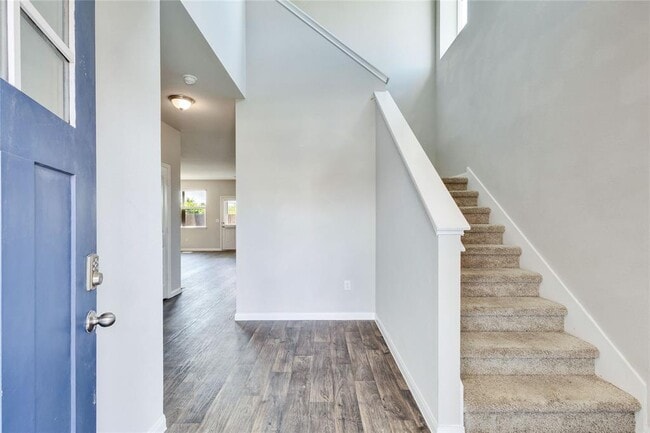 Building Photo - 13923 Macquarie Dr