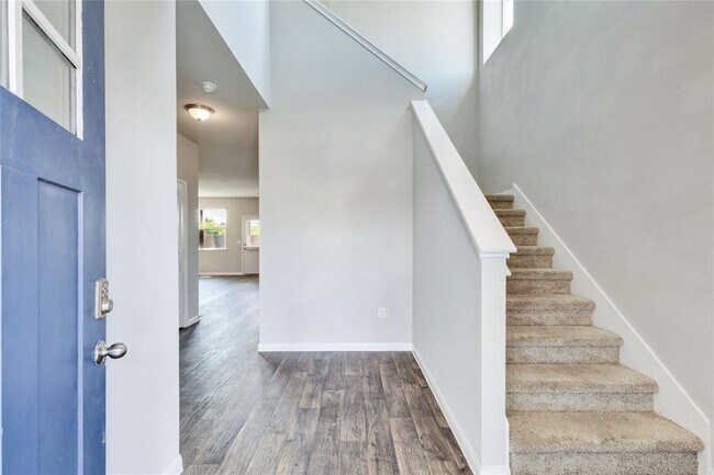 Foto del edificio - 13923 Macquarie Dr