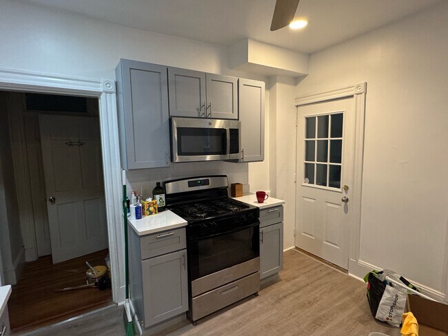 Building Photo - 142 Calumet St