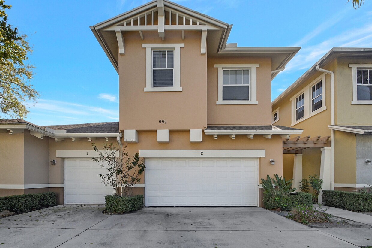 Primary Photo - 991 Marina Del Ray Ln