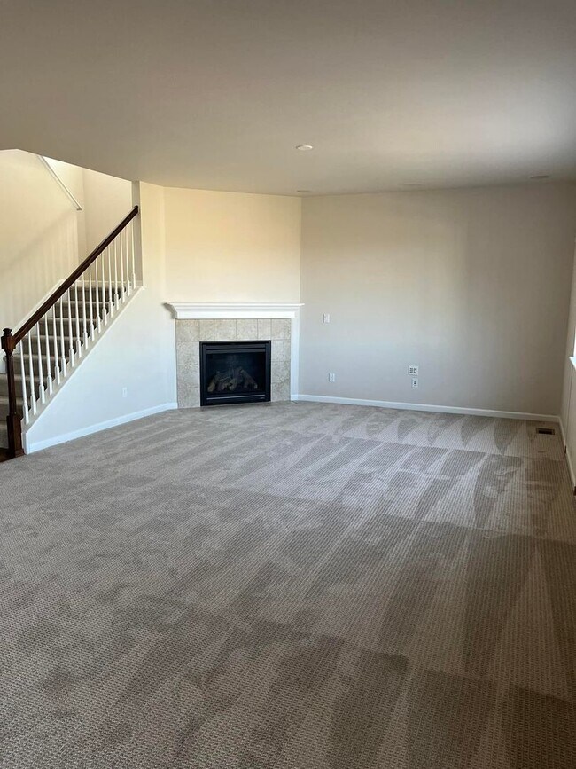 Building Photo - Beautiful 5 bedroom home in highly desirable Copperleaf Neighborhood! Fenced in Yard!