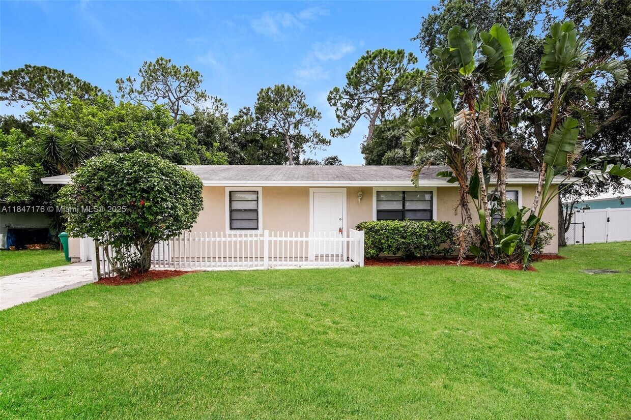 Foto principal - 1252 SW Goodman Ave