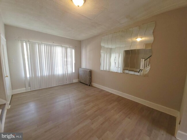 Foto del edificio - 5438 Addison St