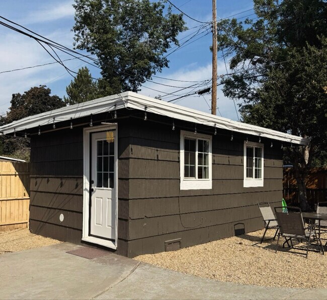 Foto del edificio - 2426 Ona St