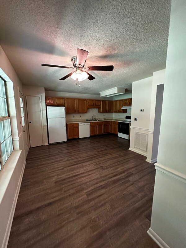 Building Photo - 1338 Bellshire Terrace Dr