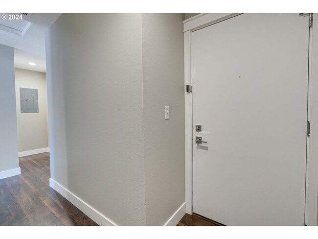 Foto del edificio - 14575 SW Walker Rd