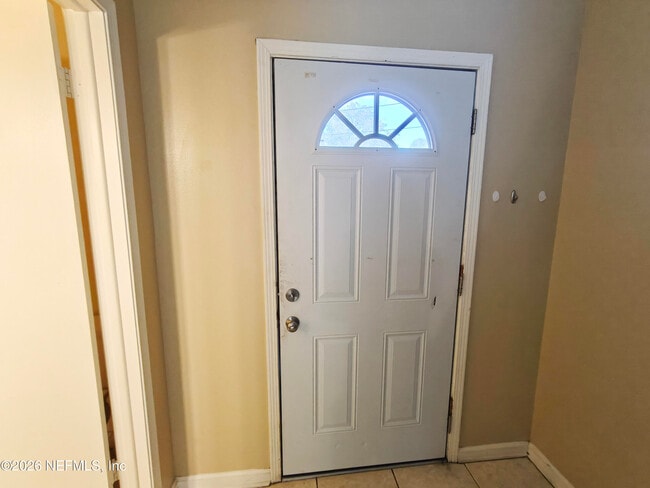 Foto del edificio - 6028 Duclay Rd