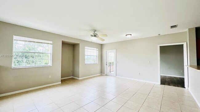 Foto del edificio - 124 SW Peacock Blvd