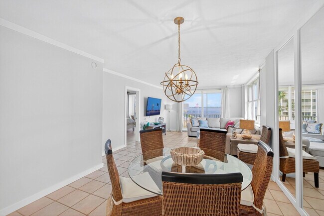 Foto del edificio - 100 Paradise Harbour Blvd