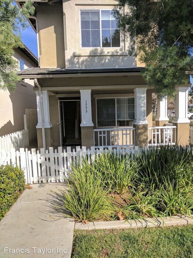 Foto principal - 1559 S Escondido Blvd