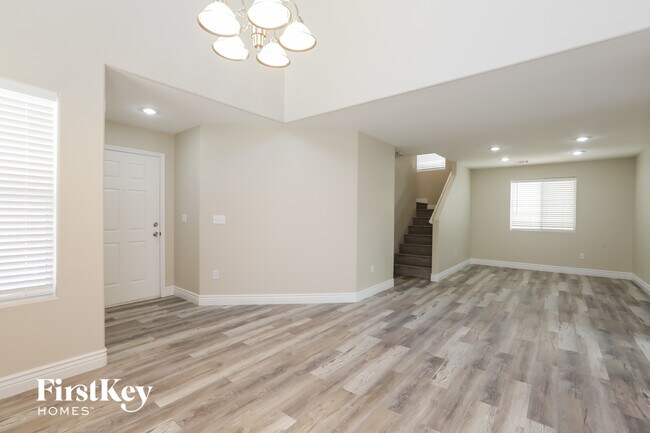 Building Photo - 5681 Woods Crossing St