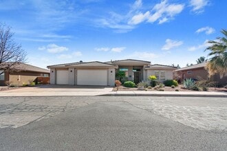 Building Photo - 151 W 685 S