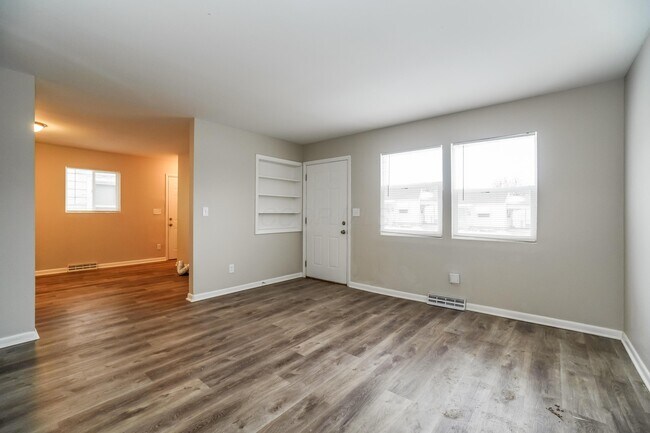 Building Photo - 2832 Azelda St
