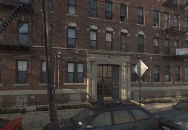 Building Photo - 386 E 94th St