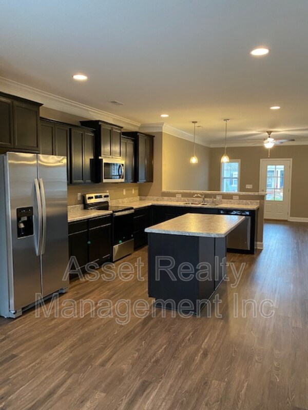 Foto del edificio - 124 Fallberry St