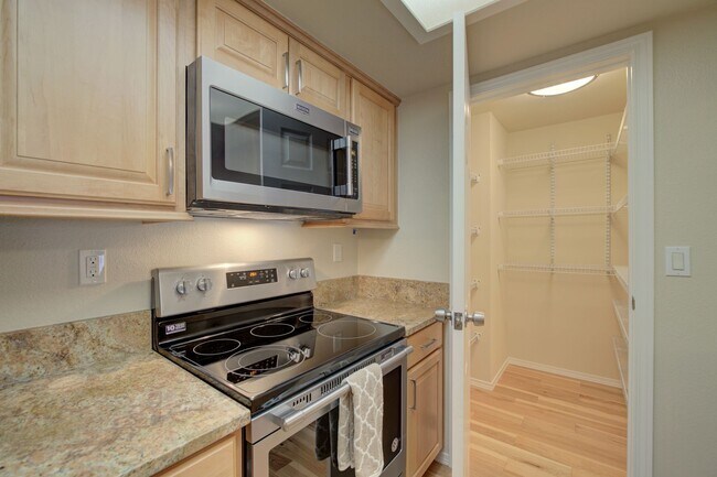 Foto del edificio - 2Bd/1Ba Bellevue Condo